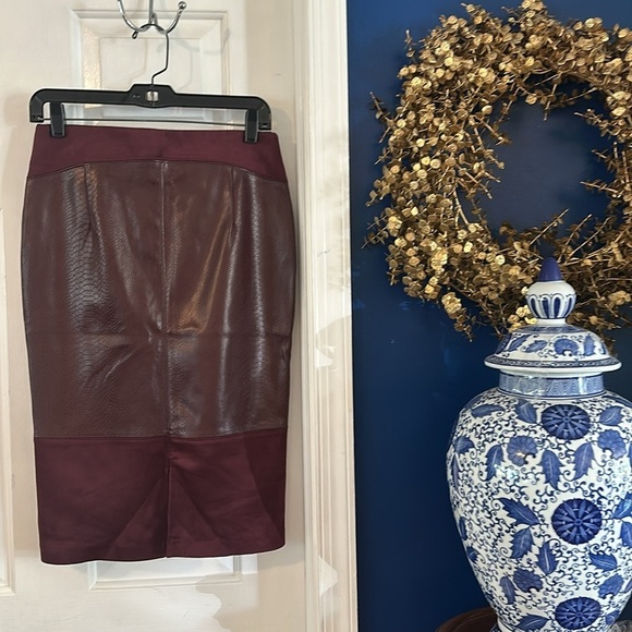 Women’s Marc New York Burgundy Faux Leather & Suede Pencil Skirt Size XS - Picture 5 of 9